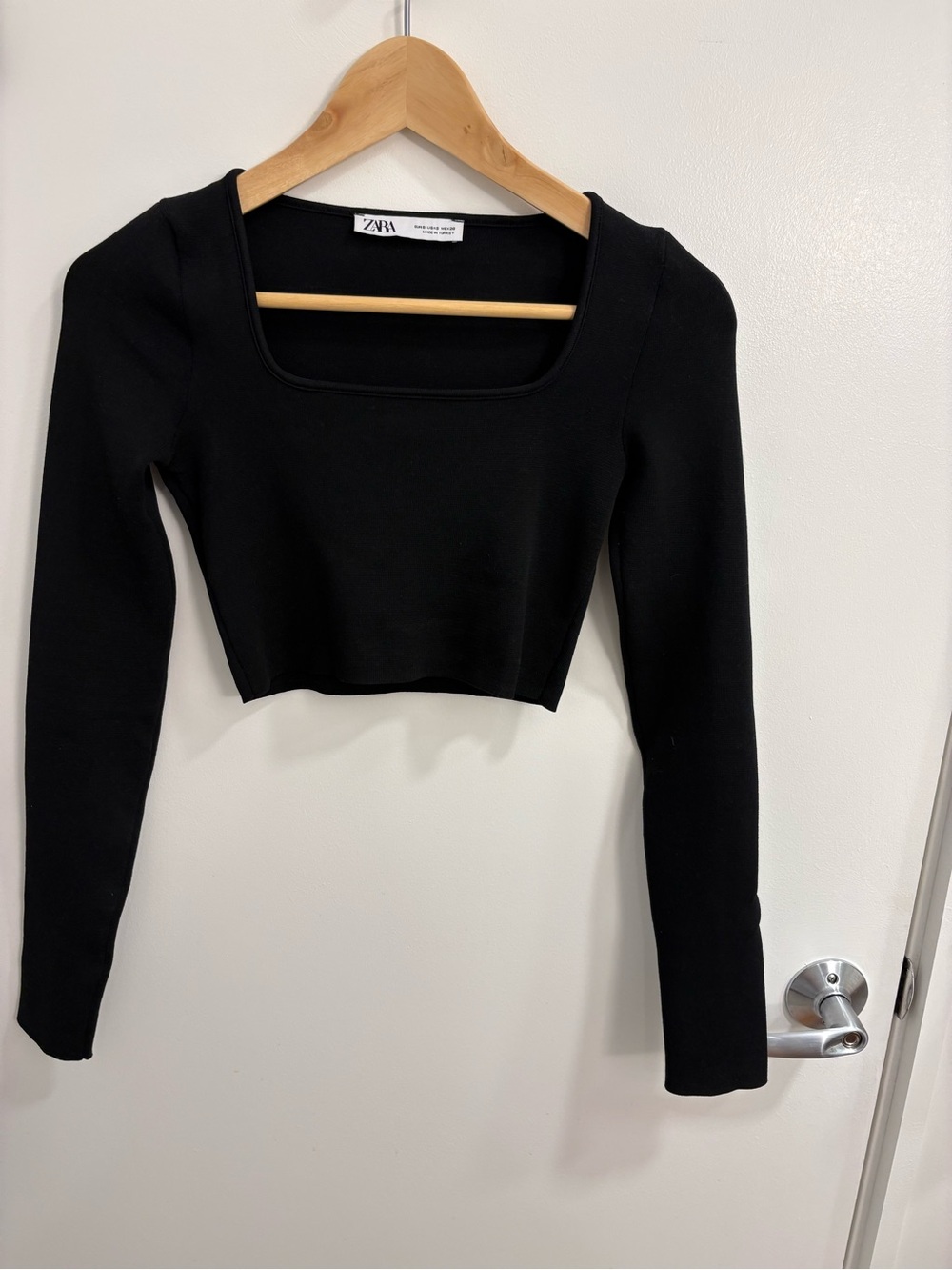ZARA Black Square Neck Long Sleeve Crop Top - Sleek Fit